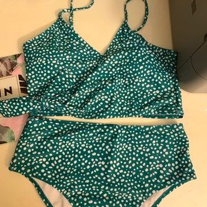 NWT Size L green & white high waisted bikini set